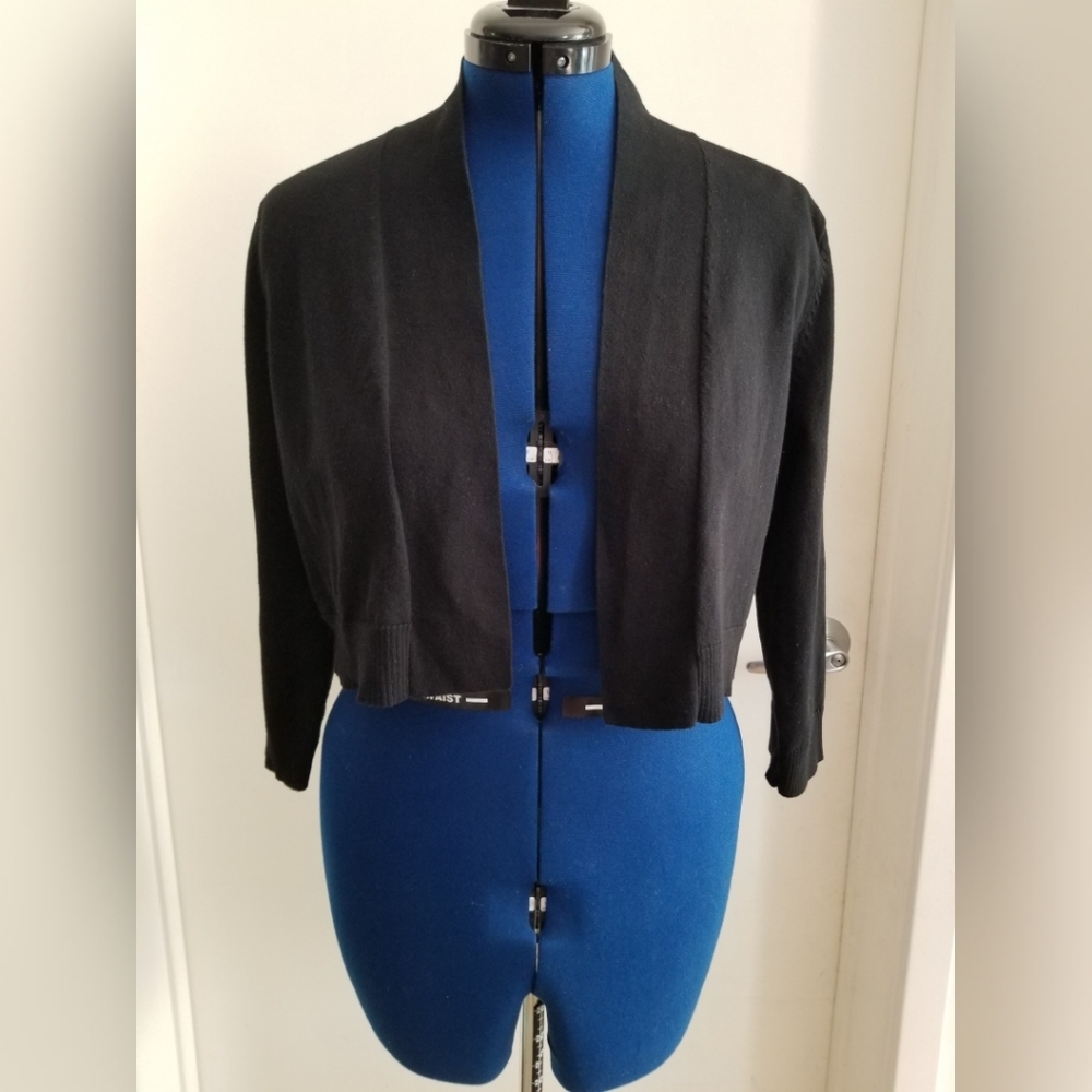 Calvin Klein long sleeve mid-crop blk cardigan (L)